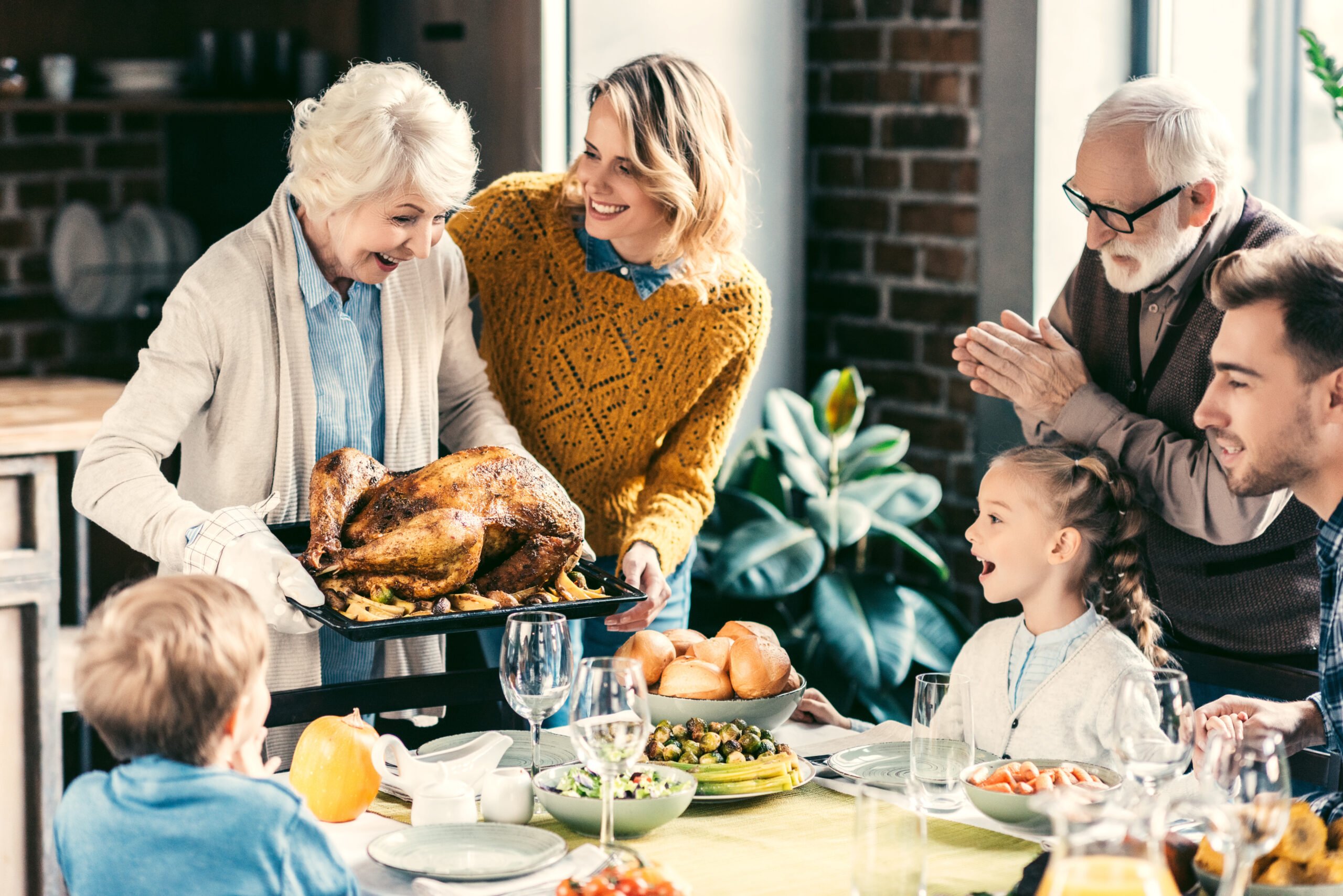 Why Should You Consider Thanksgiving Catering?