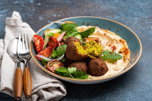 Falafel: A Delicious Dive into the World’s Favorite Vegetarian Fritter